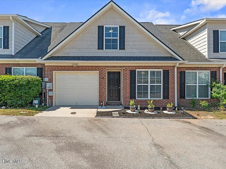 119 Grove Landing Ct — Photo 1