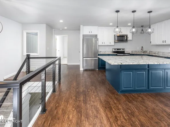 637 King Arthur Cir #G02, Anchorage, AK 99518