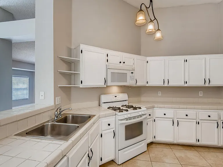 2507 Kilmaron Cir — Photo 22