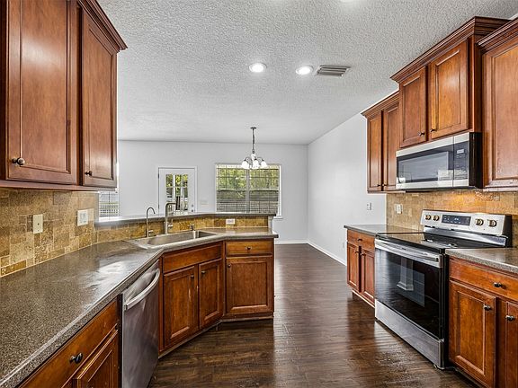 2nd image of 96204 Coral Reef Rd