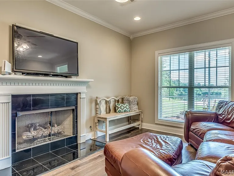 1211 Sadie Cir — Photo 10