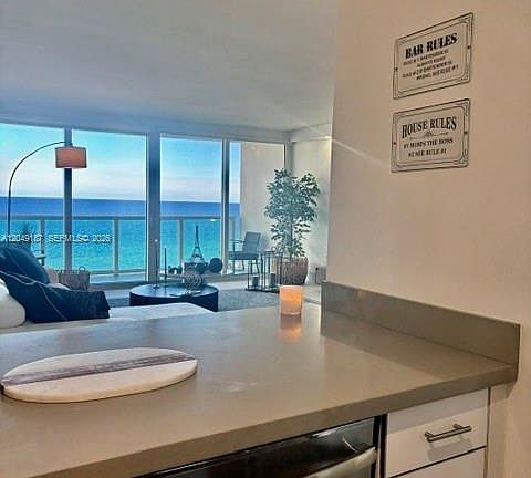 3rd image of 100 Bayview Dr APT 1906