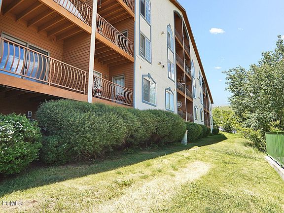 3rd image of 1030 Oberland Dr #B-3