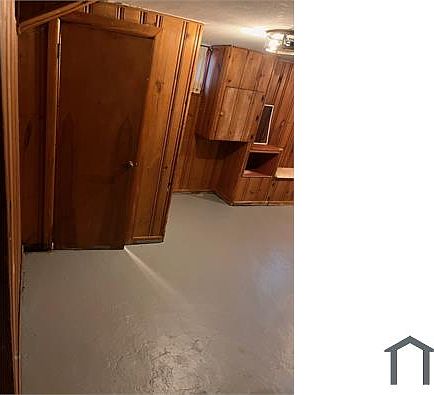 4th image of 14715 Tabor Ave