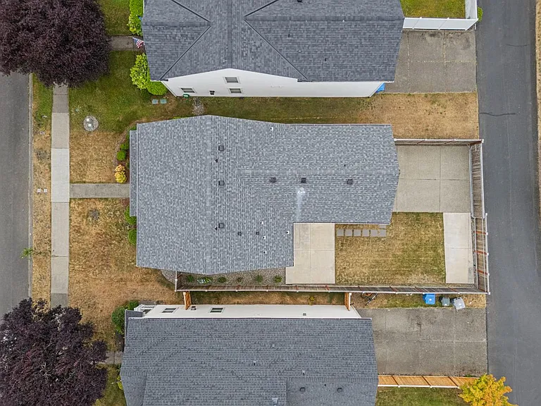 2429 Tolmie Ave — Photo 42