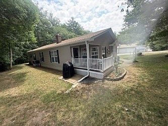 4th image of 307 Blueberry Cir