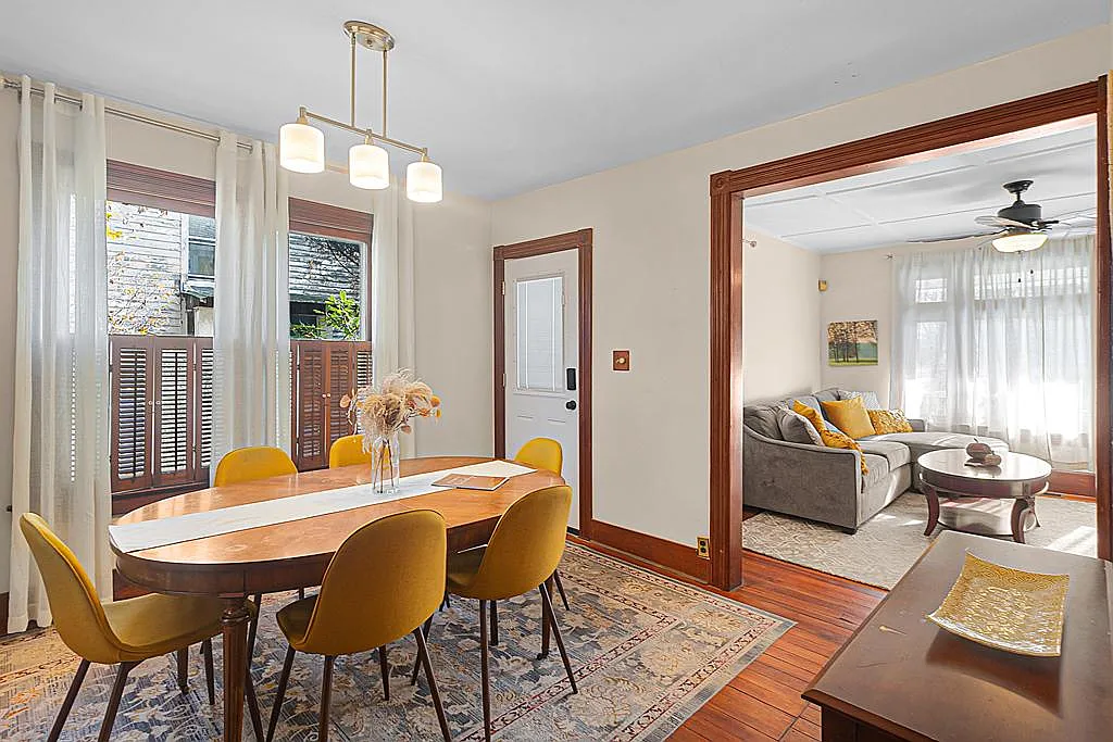 43 Waterbury St — Photo 1