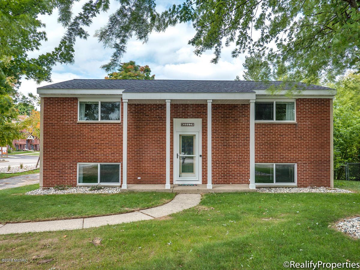 5017 Ten Mile Rd NE, Rockford, MI 49341 | Zillow