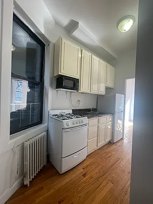 Rented by Peter R. Hungerford, LREB | media 11