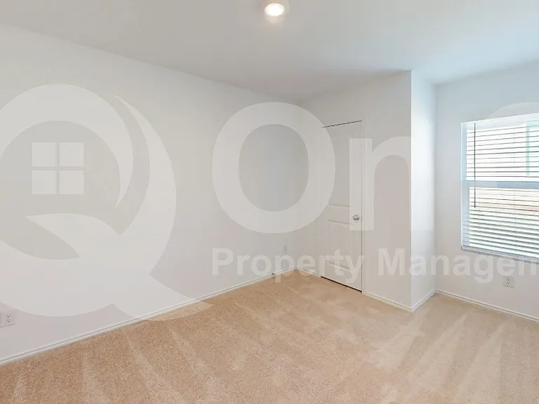 9757 Platteview Rd — Photo 6
