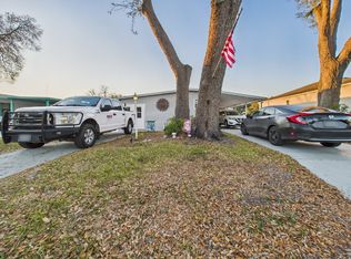 811 Aloha Way, Lady Lake, FL 32159