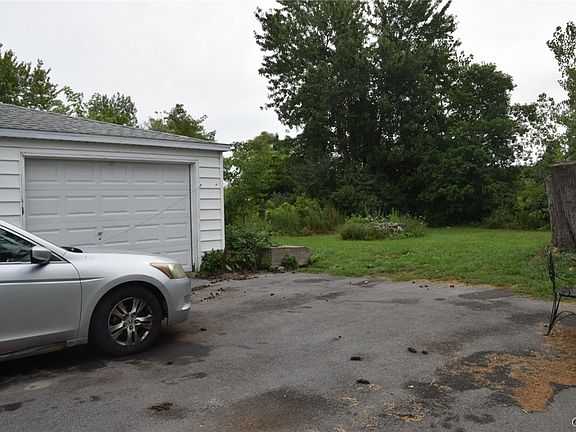 5th image of 6086 Court Street Rd