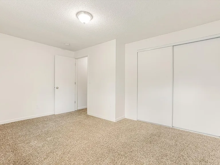 Heritage Crossing Townhome Apartments — Photo 6
