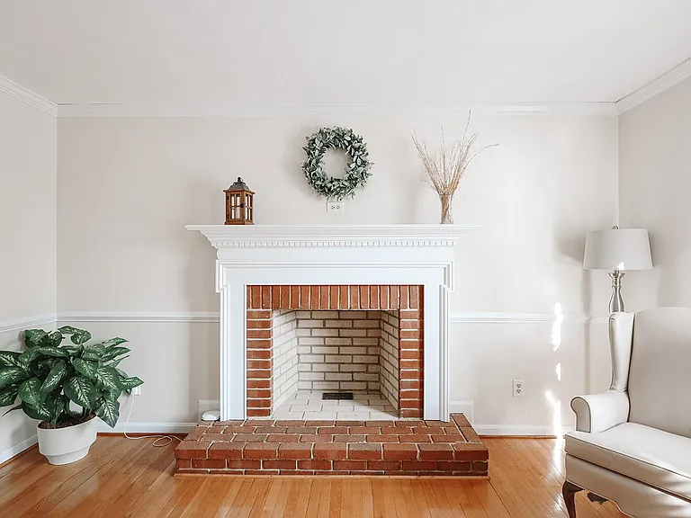 589 Moore Rd #B — Photo 14
