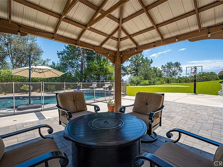 2897 Cape Dr — Photo 32