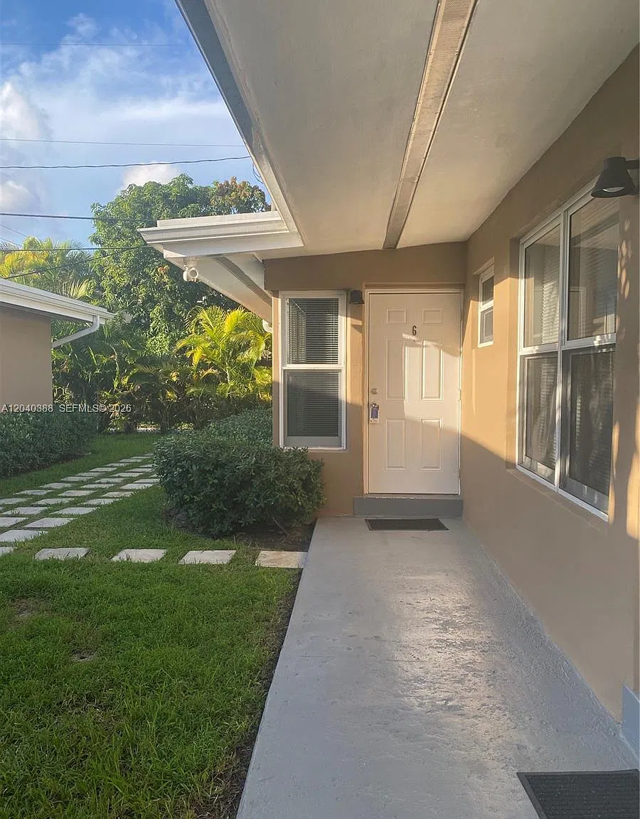 1 bed, 1.0 bath, $1,600 — Photo 1