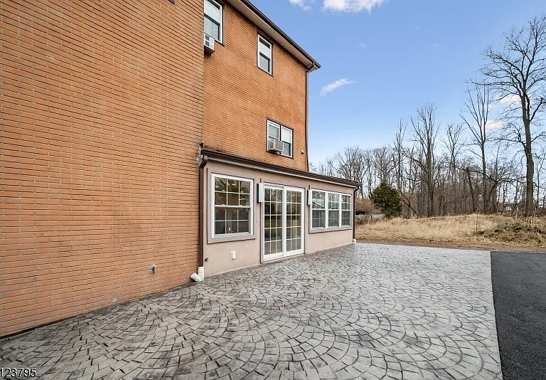 480 Parkway Dr #1 — Photo 22