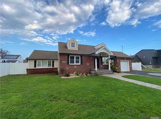 91 Surf Rd, Lindenhurst, NY 11757