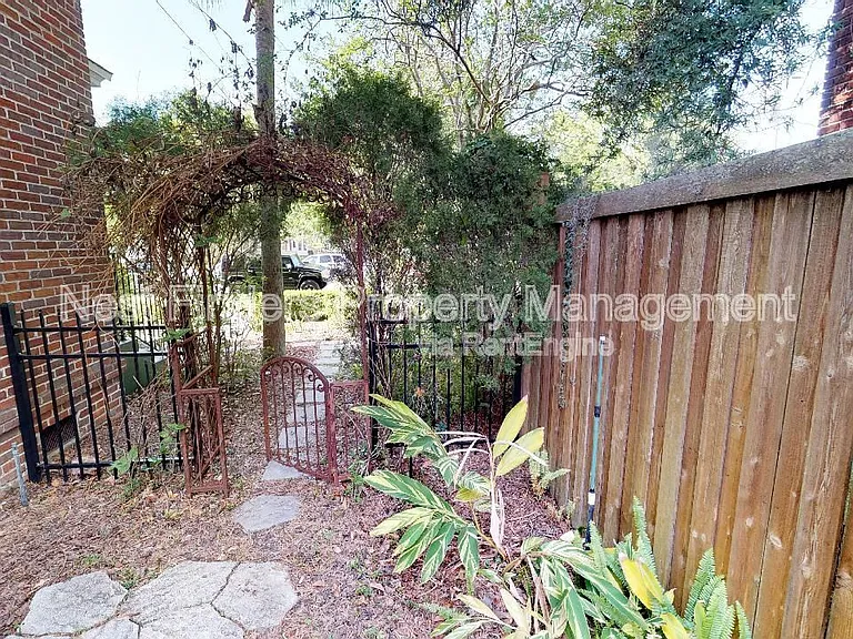 2044 Forbes St — Photo 27