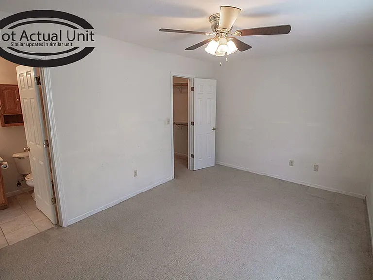 1413-1415 N Frideriki Dr — Photo 11