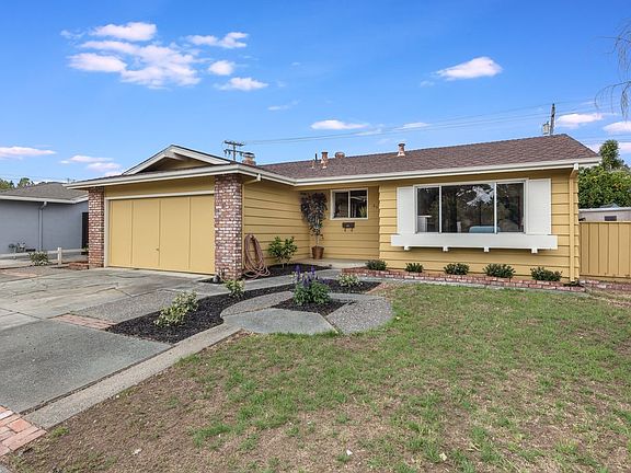 3rd image of 5553 Woodhurst Ln