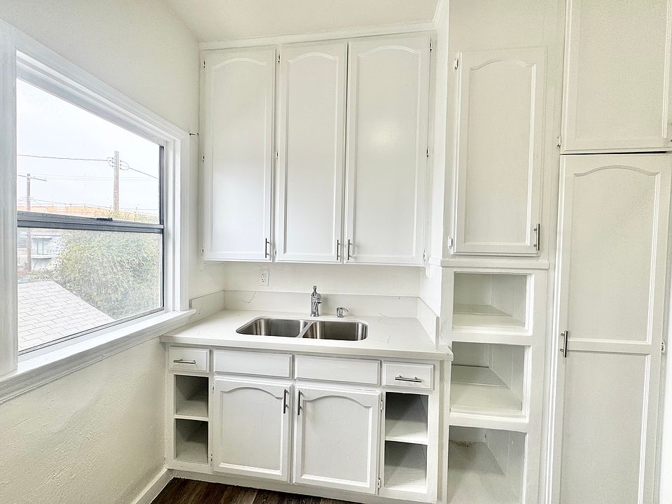 1st image of 704 W 54th St APT 12