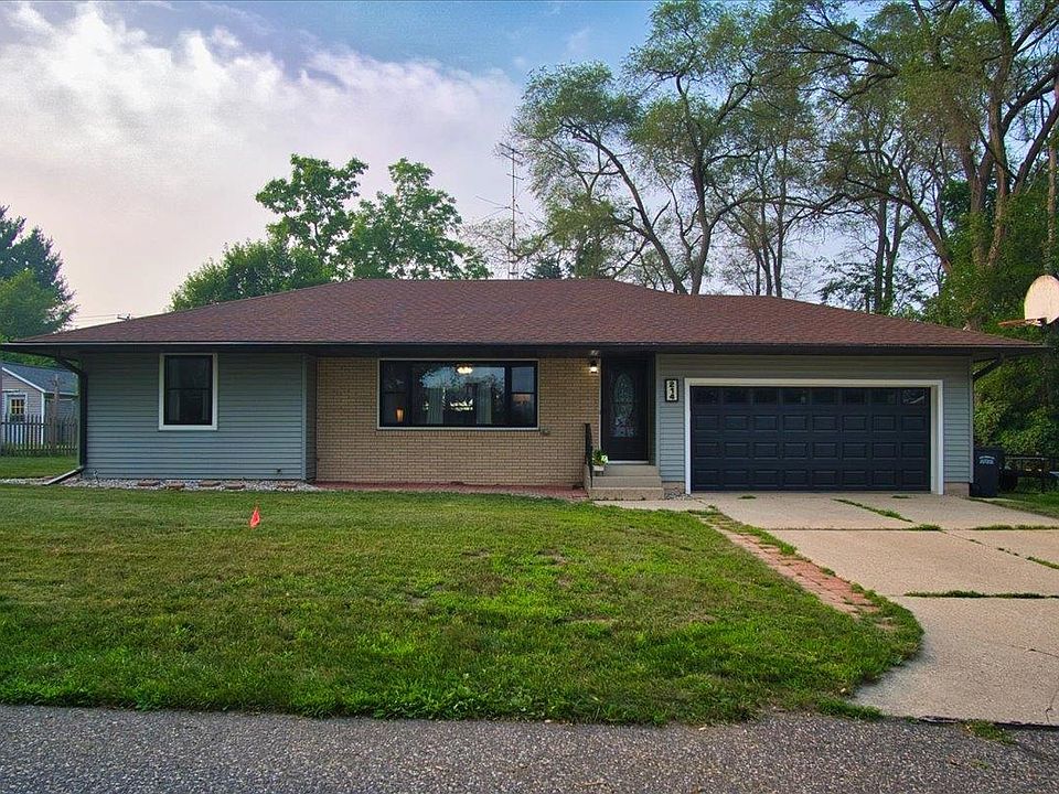 1st image of 214 Breezy Point Dr