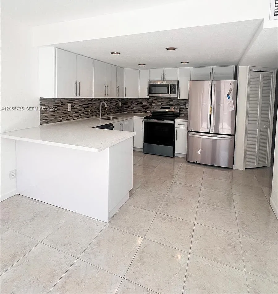 Townhouses At Nova — Photo 1