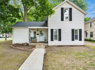 124 N Line St, Chesaning, MI 48616