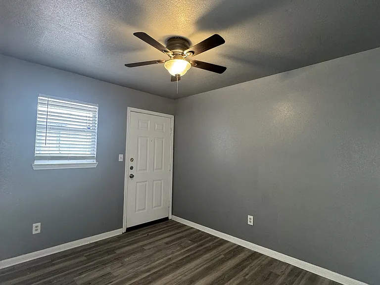 2820 Cedar Cir #A — Photo 9