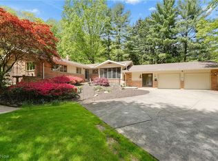 34900 Lakeview Dr, Solon, OH 44139