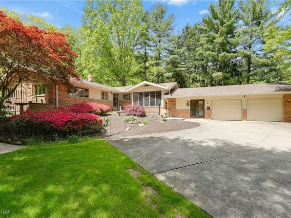 34900 Lakeview Dr, Solon, OH 44139