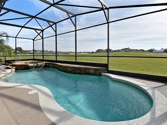 2nd image of 1364 Oakcrest Ct
