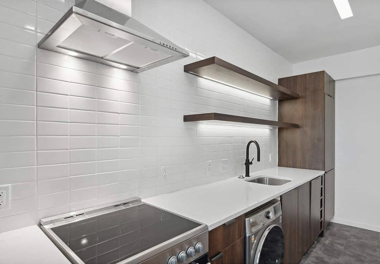 Serenade Apartments — Photo 4