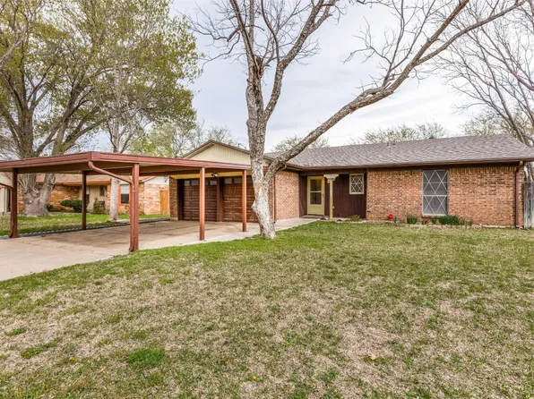 405 Georgetown Dr, Everman, TX 76140