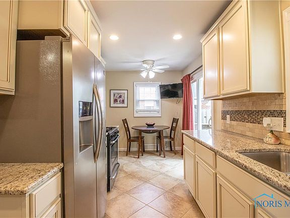 4th image of 3014 Pemberton Dr