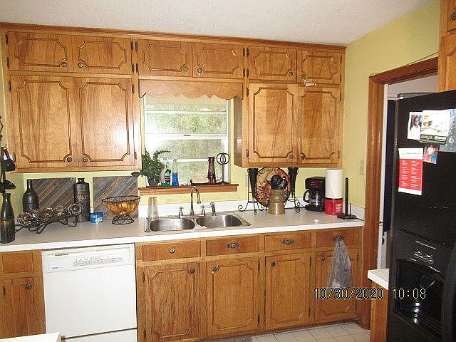 2nd image of 1800 Colonial Oaks Dr