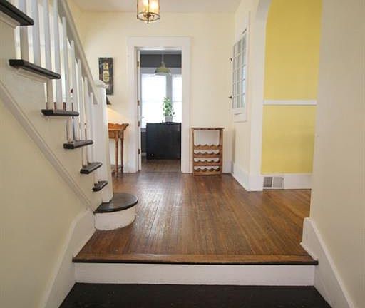 3rd image of 359 Parker Ave