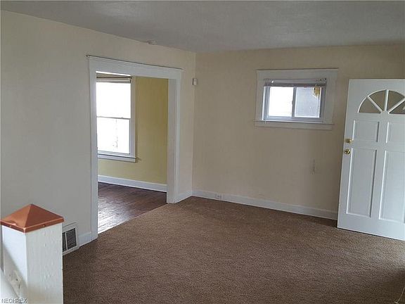 5th image of 2205 Selzer Ave
