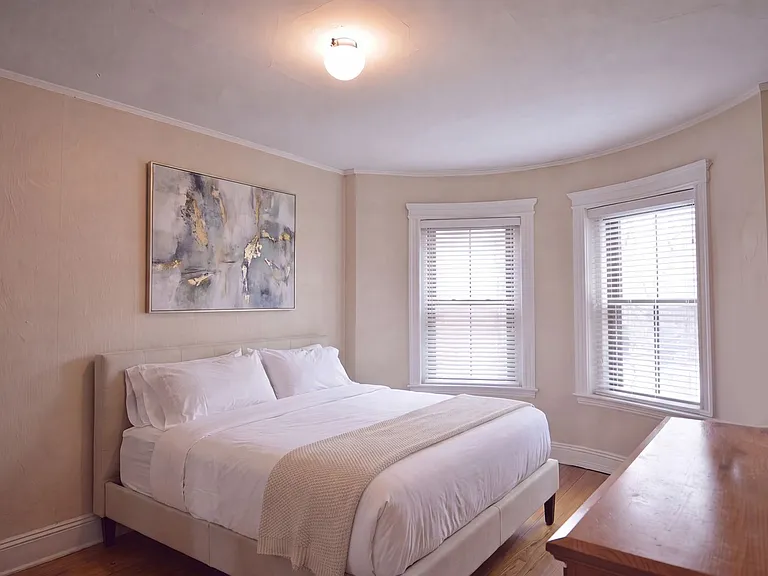 1811 Beacon St #5 — Photo 5