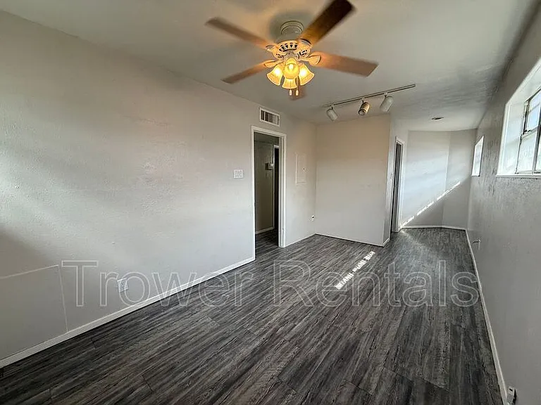 3728 Holley Ave — Photo 15