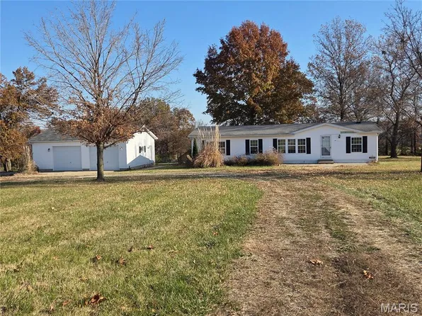 698 Ridge Rd, Troy, MO 63379