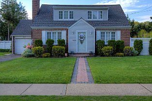 1st image of 835 Goodrich St