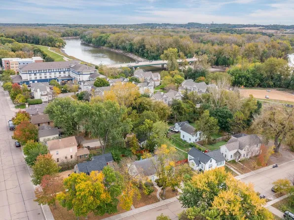 109 S Cedar St, Chaska, MN 55318