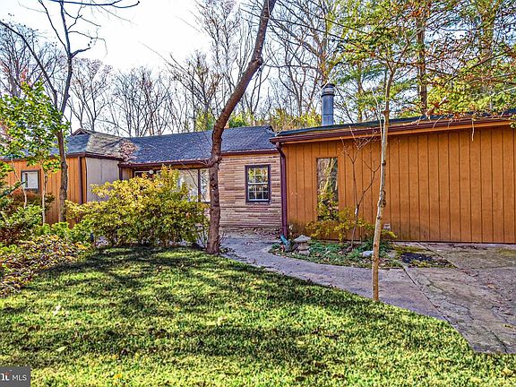 3rd image of 7724 Frances Dr
