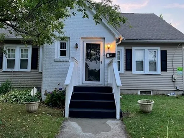 12 Carroll St, Springfield, MA 01108