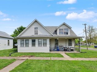 519 E Allen St, Farmer City, IL 61842