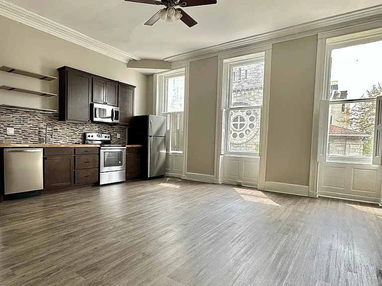 1933 Saint Paul St #2 — Photo 3