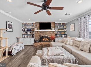 9 Honey Locust Rd, Levittown, PA 19056