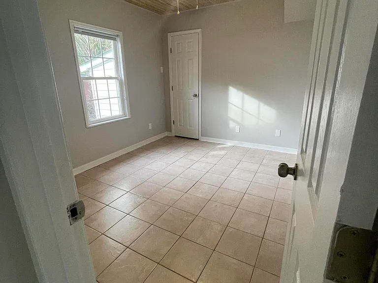 736 W King St #A — Photo 15